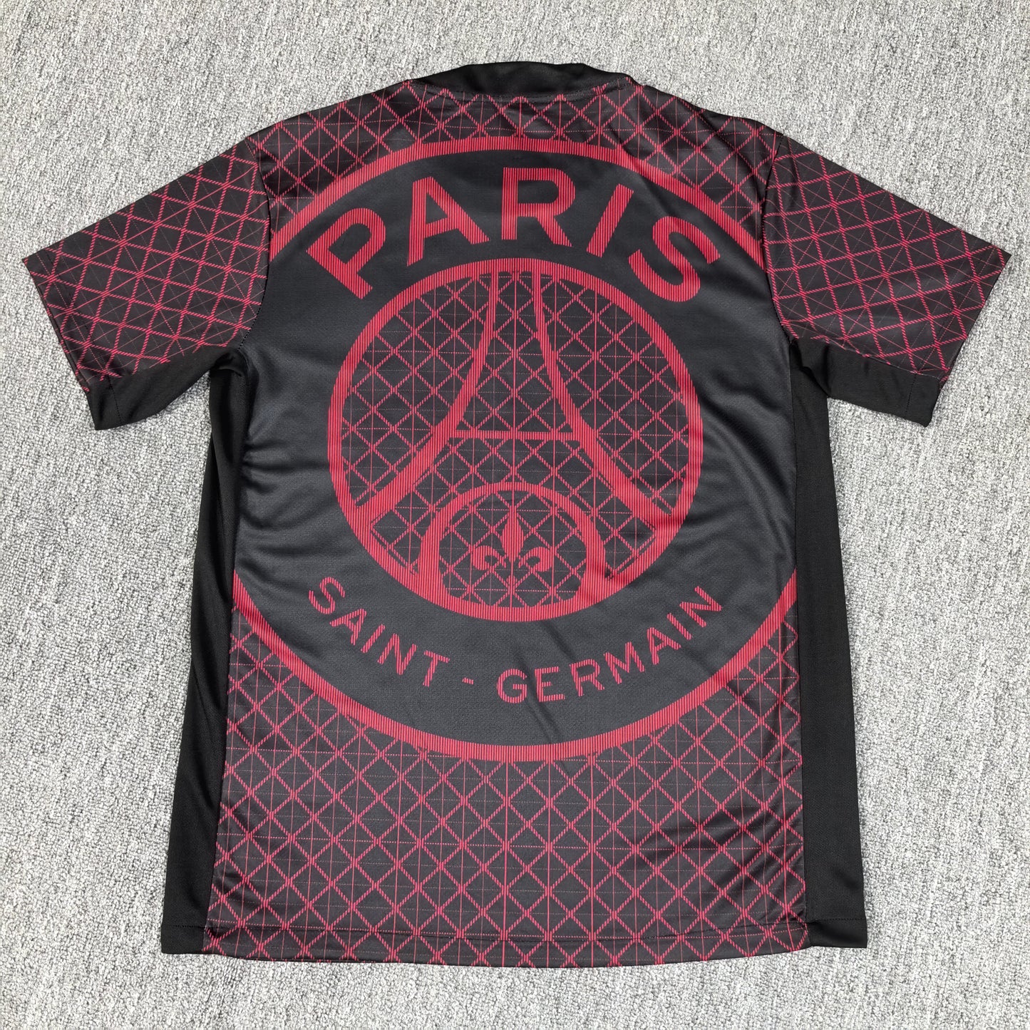 Tenue d'entraînement Paris 25-26 - noir et rouge