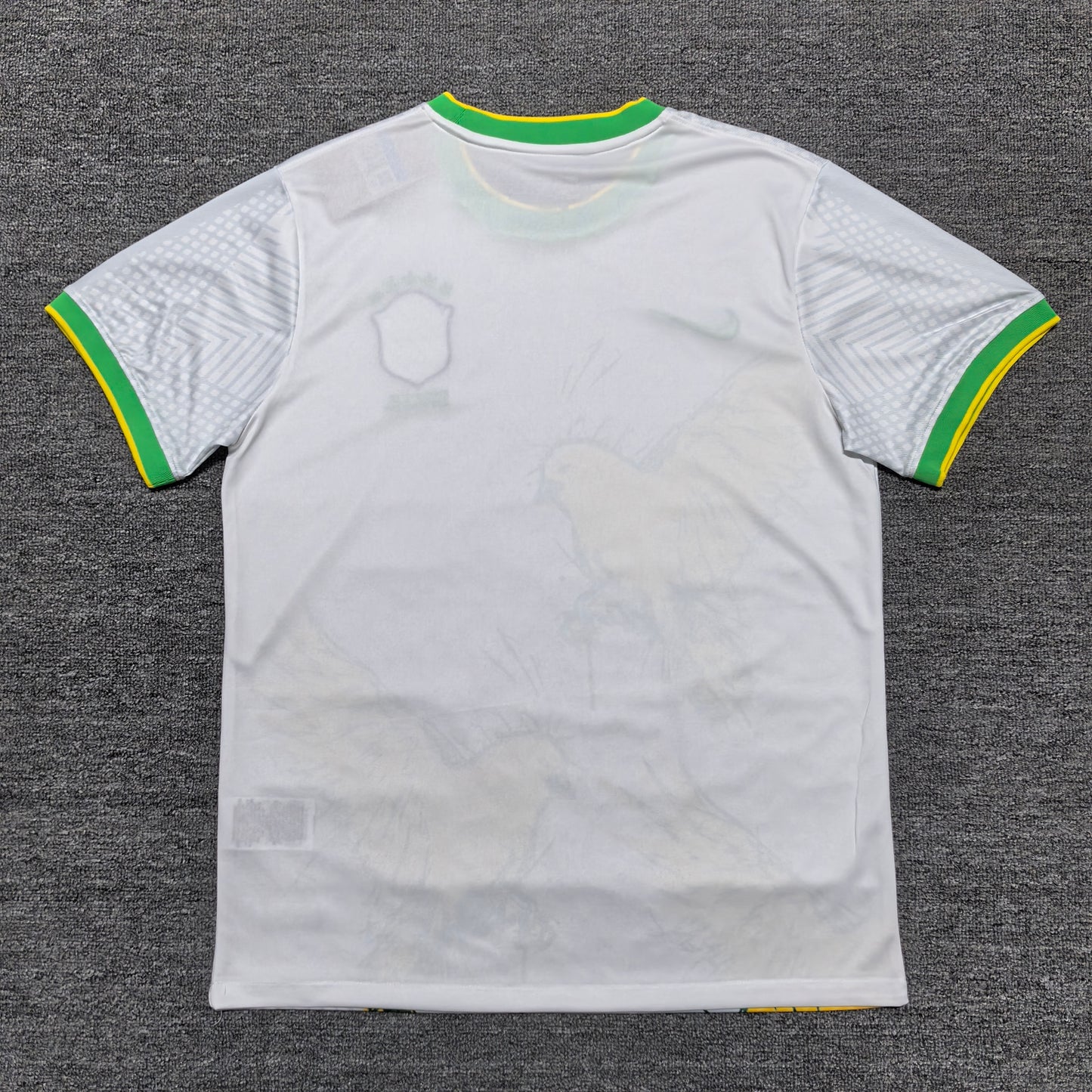 Maillot Colombe de la paix brésilienne blanche 24/25