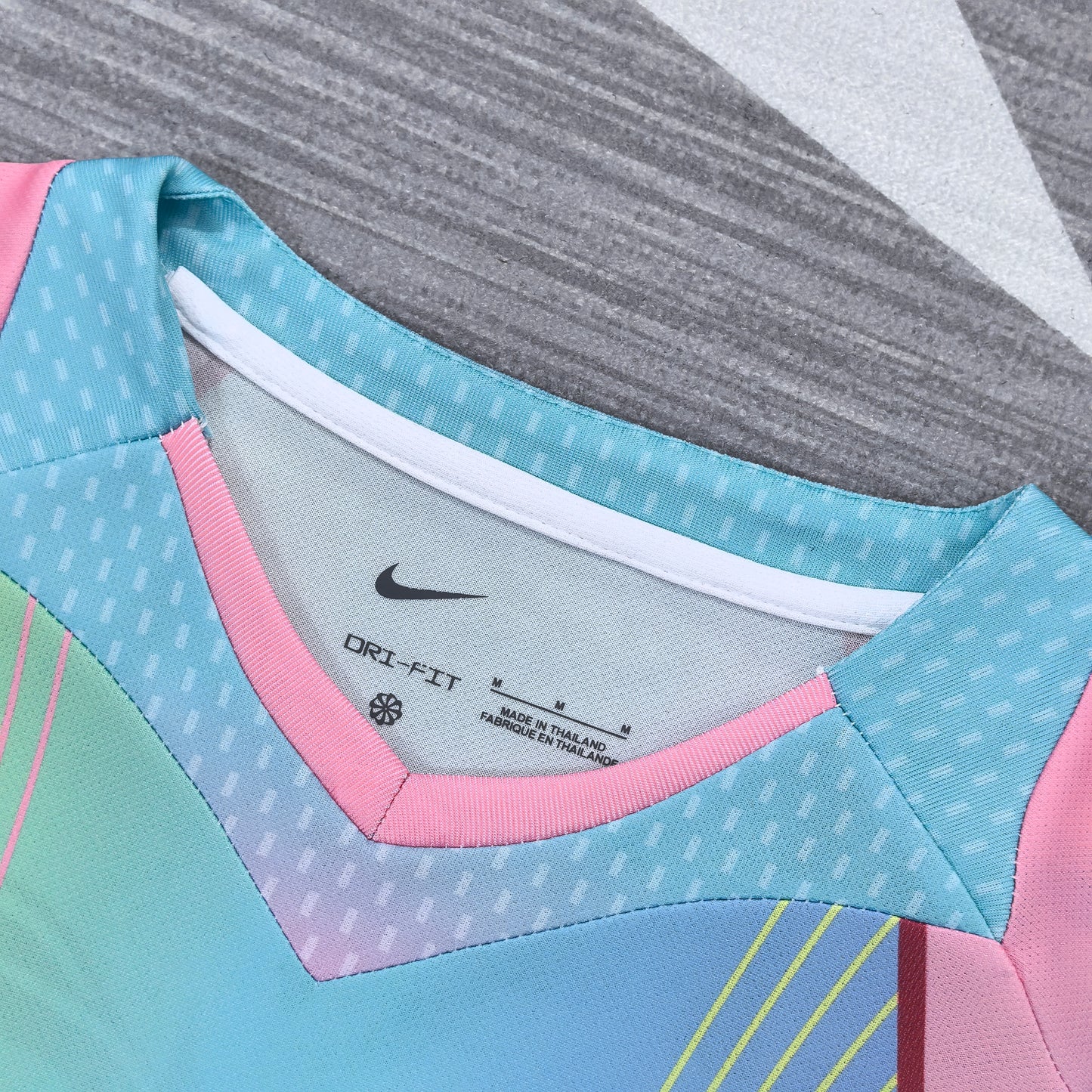 Maillot d'entraînement vert clair du FC Barcelone