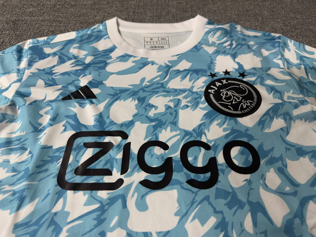 Maillot d'avant-match de l'Ajax 23-24
