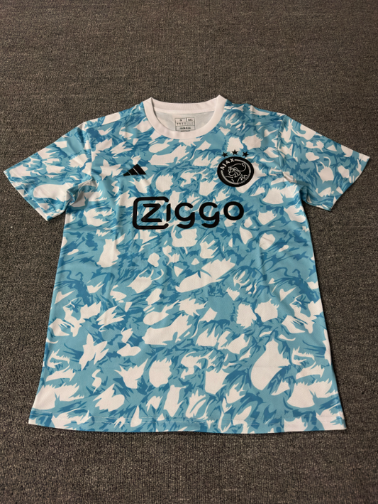 Maillot d'avant-match de l'Ajax 23-24